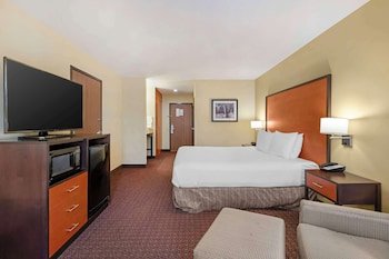 Best Western Plus Cascade Inn & Suites
