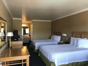 Lake Point Lodge