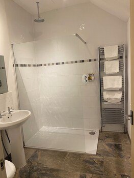 Parrett Hotel