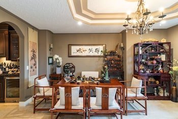 Cedar Manor Bed & Breakfast