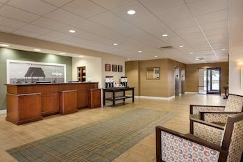 Hampton Inn and Suites Largo