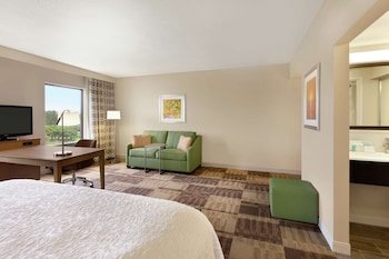 Hampton Inn and Suites Largo
