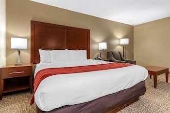 Comfort Inn & Suites Cincinnati Eastgate