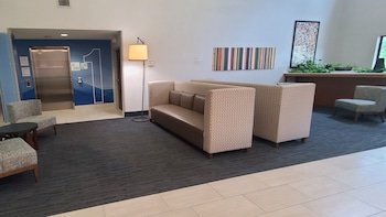 Holiday Inn Express Lordstown-Newton Falls/Warren