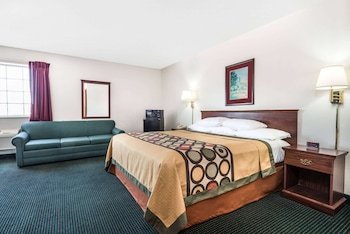 Super 8 by Wyndham Platte City/KCI Airport North