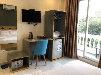Istay Inn Hotel