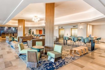 DoubleTree by Hilton Hotel Carson