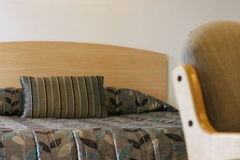 Greenlane Manor Motel