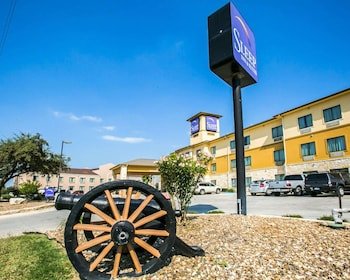 Sleep Inn & Suites Gonzales