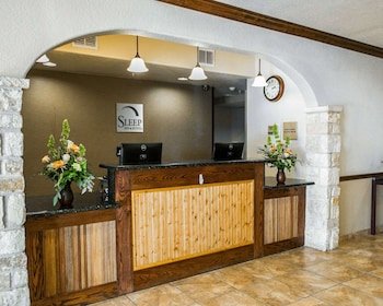 Sleep Inn & Suites Gonzales