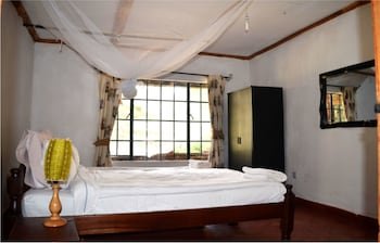 Ole Itiko Cottages