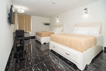The Diplomat Inn