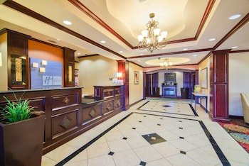 Holiday Inn Express Hotel & Suites Terrell