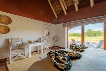 Crossing  Lodges - Zebras Crossing