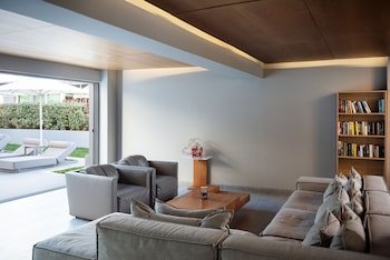 Oktober Downtown Boutique Hotel