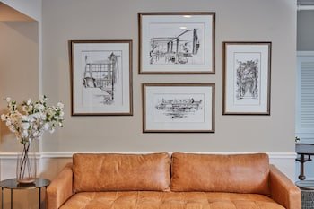The Inn At Longshore