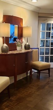 The Inn At Longshore