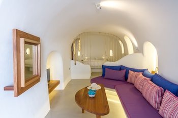 La Perla Villas & Suites