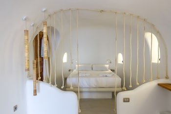 La Perla Villas & Suites