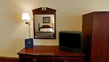Americas Best Value Inn & Suites-Waukegan/Gurnee