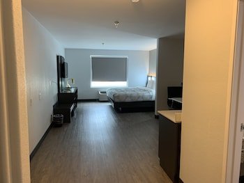 Hawthorn Extended Stay by Wyndham Hobbs