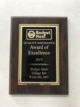 Budget Host Village Inn
