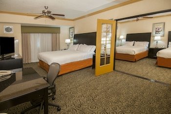 Holiday Inn Express Bakersfield Central
