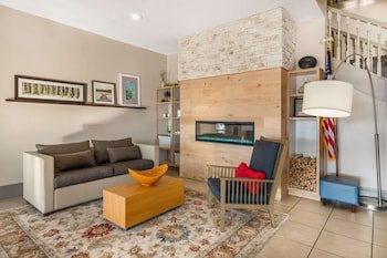 Country Inn & Suites by Radisson, Watertown, SD