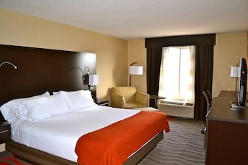 Holiday Inn Express & Suites Waterford