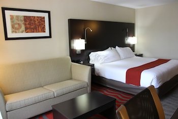 Holiday Inn Express & Suites Waterford