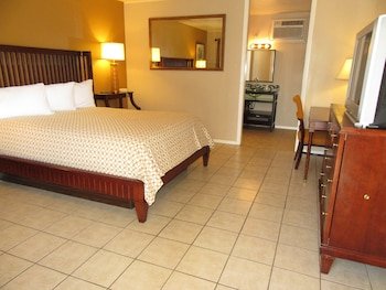 El Patio Inn