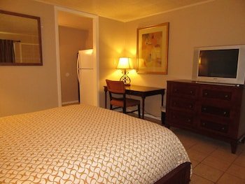 El Patio Inn