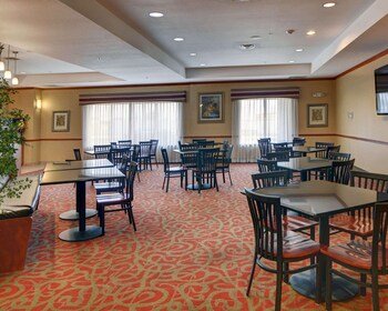 Quality Suites Near Cedar Creek Lake