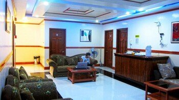Garnet Hotel