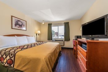 Super 8 by Wyndham Denton