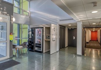 B&B Hotel BORDEAUX Lac sur Bruges