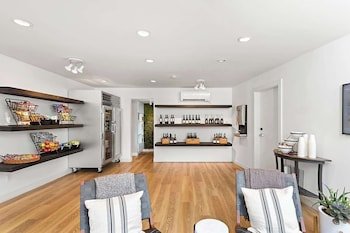UpValley Inn & Hot Springs