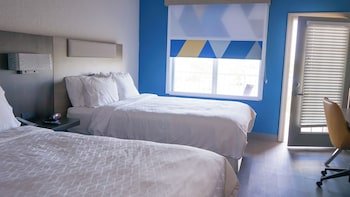 Holiday Inn Express & Suites Lakeland North - I-4