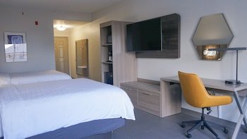 Holiday Inn Express & Suites Lakeland North - I-4
