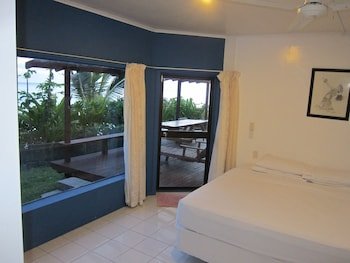 Raina Beach Apartments