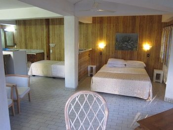 Raina Beach Apartments