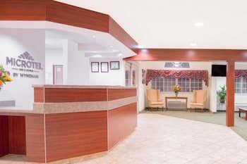 Microtel Inn & Suites by Wyndham Gassaway/Sutton