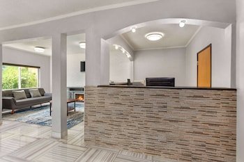 Days Inn By Wyndham Kansas City International Airport
