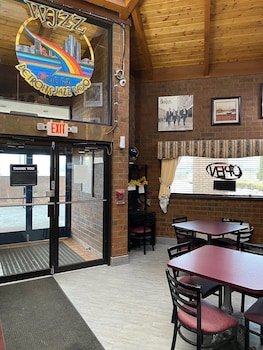 Marvin's Garden Inn