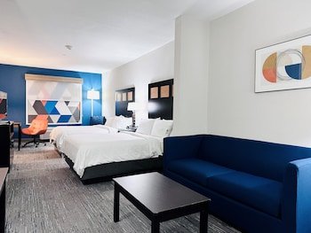 Holiday Inn Express & Suites Houston East Baytown