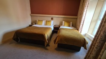 The Farnham Arms Hotel