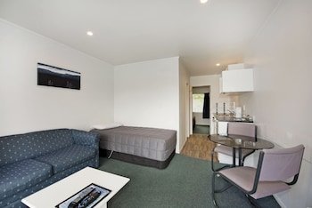 Camellia Court Motel
