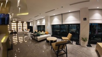 Maxx Phnom Penh Downtown By H World