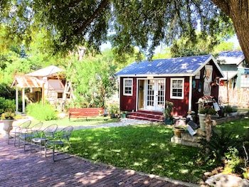 Baines House Inn and Gallery