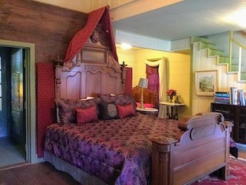 Baines House Inn and Gallery